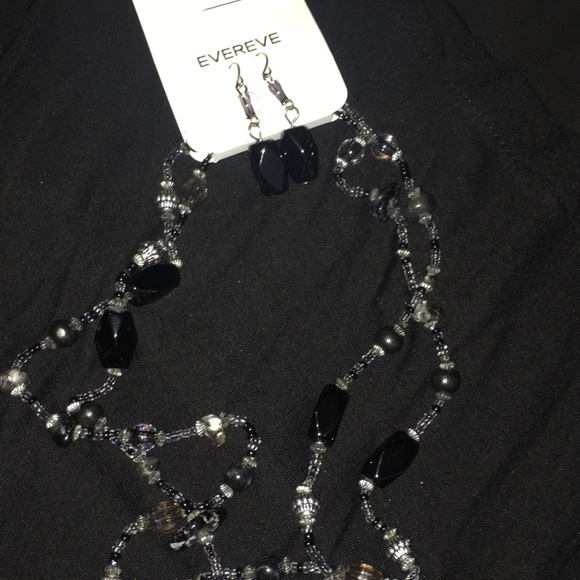 Evereve set earrings and necklace - Picture 6 of 8